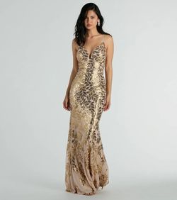 Style 05002-7328 Windsor Gold Size 0 Floor Length V Neck Sheer Mermaid Dress on Queenly