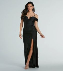 Style 05002-8294 Windsor Black Size 0 Custom Padded Mermaid Spaghetti Strap Side slit Dress on Queenly