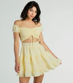 Style 05101-3054 Windsor Yellow Size 4 05101-3054 Sweetheart Mini Cocktail Dress on Queenly