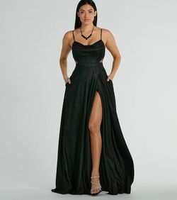 Style 05002-8436 Windsor Black Size 0 Sweet 16 Padded Shiny Side slit Dress on Queenly