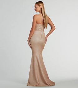Style 05002-8111 Windsor Gold Size 0 Shiny High Low Mermaid Dress on Queenly