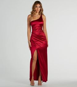 Style 05002-8212 Windsor Red Size 4 Bridesmaid Prom One Shoulder 05002-8212 Side slit Dress on Queenly