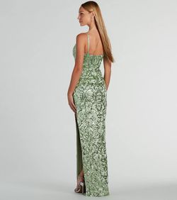 Style 05002-8409 Windsor Green Size 0 Square Neck Sequined Wedding Guest Side slit Dress on Queenly