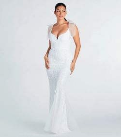 Style 05002-7307 Windsor White Size 0 Sequined Spaghetti Strap Tall Height Mermaid Dress on Queenly