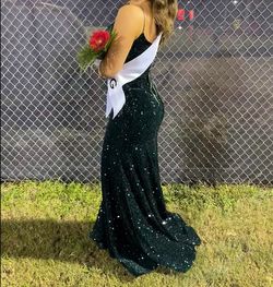 Cinderella Divine Green Size 6 Jersey Prom Semi Formal Mermaid Dress on Queenly