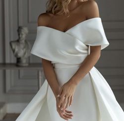 Eva Lendel White Size 2 Overskirt Floor Length A-line Dress on Queenly