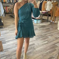 Style 1-1929116546-3014 LUSH Green Size 8 One Shoulder Long Sleeve Mini Cocktail Dress on Queenly