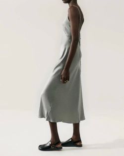 Style 1-2490006132-3855 SILK LAUNDRY Gray Size 0 Free Shipping Cocktail Dress on Queenly