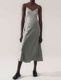 Style 1-2490006132-3855 SILK LAUNDRY Gray Size 0 Silk Tall Height Cocktail Dress on Queenly