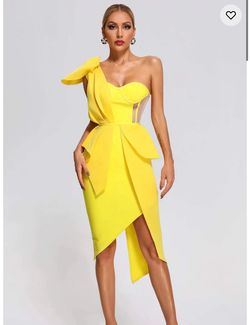 Bella Barnett Yellow Size 6 One Shoulder Cocktail Dress on Queenly