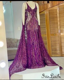 Purple Size 0 Straight Dress on Queenly