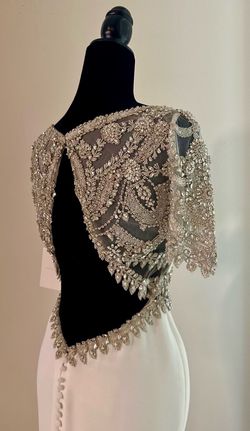 Style Pronovias Atelier Roca Pronovias White Size 2 Custom Floor Length Cap Sleeve Free Shipping Mermaid Dress on Queenly