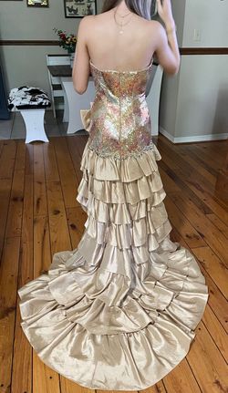 Tony Bowls Gold Size 0 Prom Free Shipping 50 Off Train Dress on Queenly