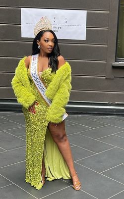 Fashion Nova Green Size 8 Prom Spaghetti Strap Side slit Dress on Queenly