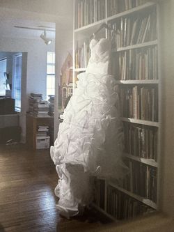 David's Bridal White Size 2 Wedding Strapless Train Dress on Queenly