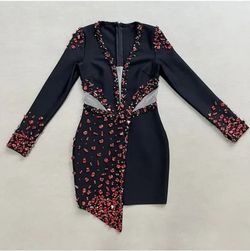Style Crystal Embellished Pinkapple Boutique Black Size 6 Long Sleeve Cocktail Dress on Queenly
