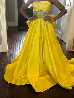 Style 56016 Sherri Hill Yellow Size 2 Prom 56016 Ball gown on Queenly