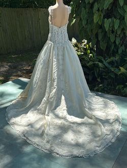 Amalia Carrara White Size 12 Floor Length Plunge Long Sleeve Wedding Train Dress on Queenly