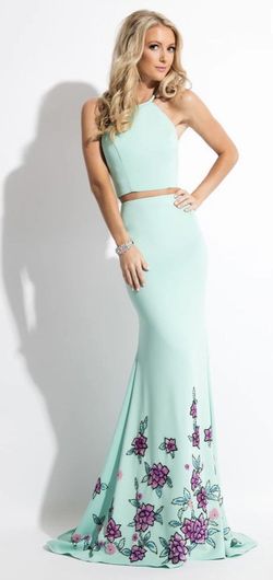 Style 7607 Rachel Allan Green Size 12 70 Off Halter Prom Plus Size A-line Dress on Queenly