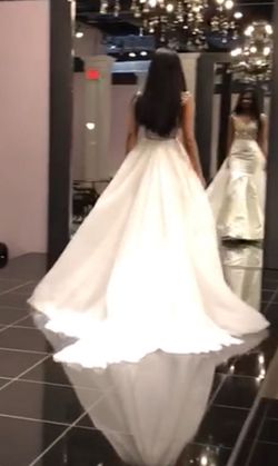 Ashley Lauren White Size 0 Wedding Jersey Beaded Top Medium Height Mermaid Dress on Queenly