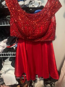 Sherri Hill Red Size 0 Swoop Homecoming Free Shipping Short Height Cocktail Dress on Queenly