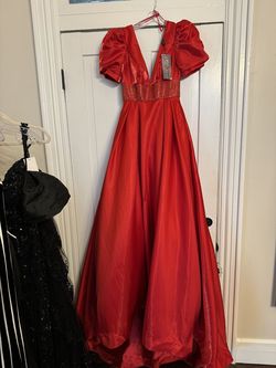 Style 2692 Johnathan Kayne Red Size 6 Pageant Ball gown on Queenly