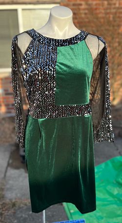 Green Size 32 Straight Dress on Queenly