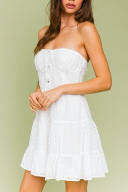 Style ID1437 Le Lis White Size 2 Engagement Bachelorette Cocktail Dress on Queenly