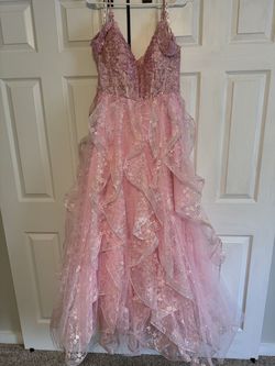 Ellie Wilde Pink Size 12 Plunge Tulle Plus Size Floor Length Ball gown on Queenly