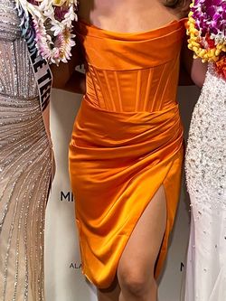 Miss Circle Orange Size 4 Prom Cocktail Dress on Queenly