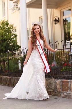 Mac Duggal White Size 2 Prom Halter Wedding Train Dress on Queenly