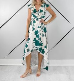 Style 1-2181774916-3471 HYFVE Green Size 4 V Neck Belt Polyester Cocktail Dress on Queenly