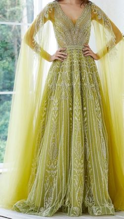 Yellow Size 16 Ball gown on Queenly