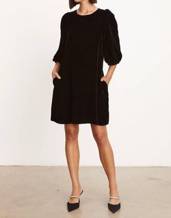 Style 1-3421823448-3236 Velvet by Graham & Spencer Black Size 4 Keyhole Mini Cocktail Dress on Queenly