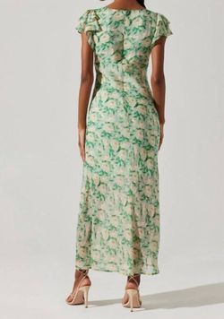 Style 1-4044429691-2901 ASTR Green Size 8 Tall Height Cocktail Dress on Queenly