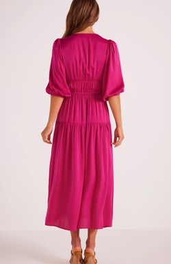 Style 1-866037298-2901 MINKPINK Pink Size 8 V Neck Satin Cocktail Dress on Queenly
