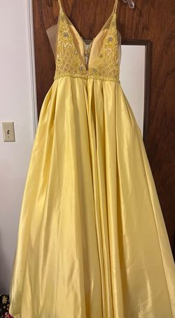 Sherri Hill Yellow Size 4 Floor Length Plunge Ball gown on Queenly
