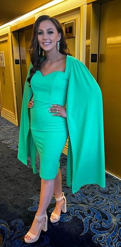 Wow Green Size 6 50 Off Square Cocktail Dress on Queenly