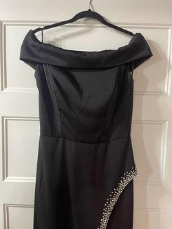 Ashley Lauren Black Size 8 Jewelled Side Slit Straight Dress on Queenly