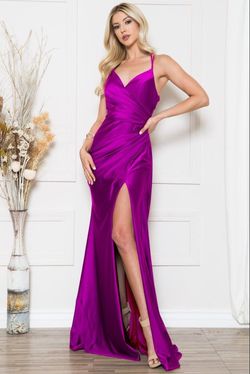 Style Zuri Amelia Couture Pink Size 8 Plunge Side slit Dress on Queenly