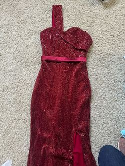 A&N Luxe Label Red Size 4 Sequined One Shoulder Ball gown on Queenly