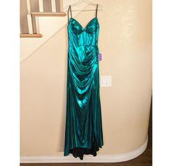 Style Emerald Green Metallic Corset Formal Dress  Cinderella  Green Size 6 Black Tie Fitted Side slit Dress on Queenly