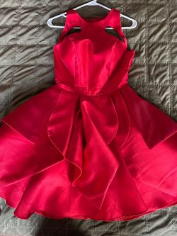 Tony Bowls Red Size 6 Halter Cocktail Dress on Queenly