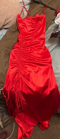 B. Darlin Red Size 14 Floor Length Plunge Mermaid Dress on Queenly