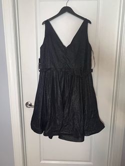 Sydney's Closet Black Size 20 Plunge Cocktail Dress on Queenly