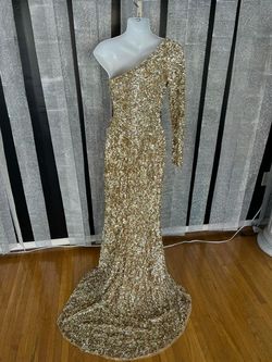 Sherri Hill Gold Size 00 Floor Length Side slit Dress on Queenly