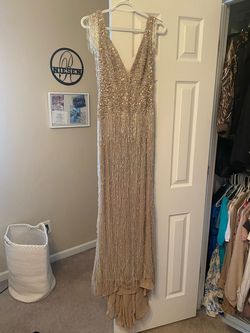 Sherri Hill Nude Size 4 Jersey Plunge Prom Straight Dress on Queenly