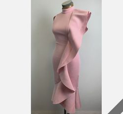 Lavish Alice Pink Size 2 Cocktail Dress on Queenly
