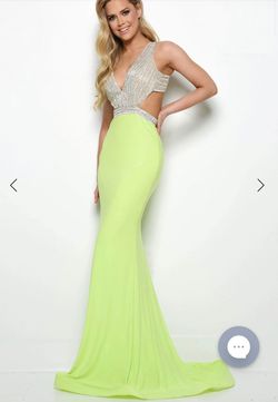 JASZ Couture Green Size 2 Mermaid Straight Dress on Queenly