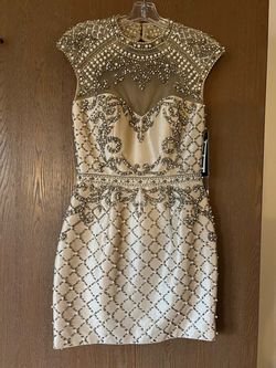 Sherri Hill Nude Size 4 Mini Swoop Cocktail Dress on Queenly